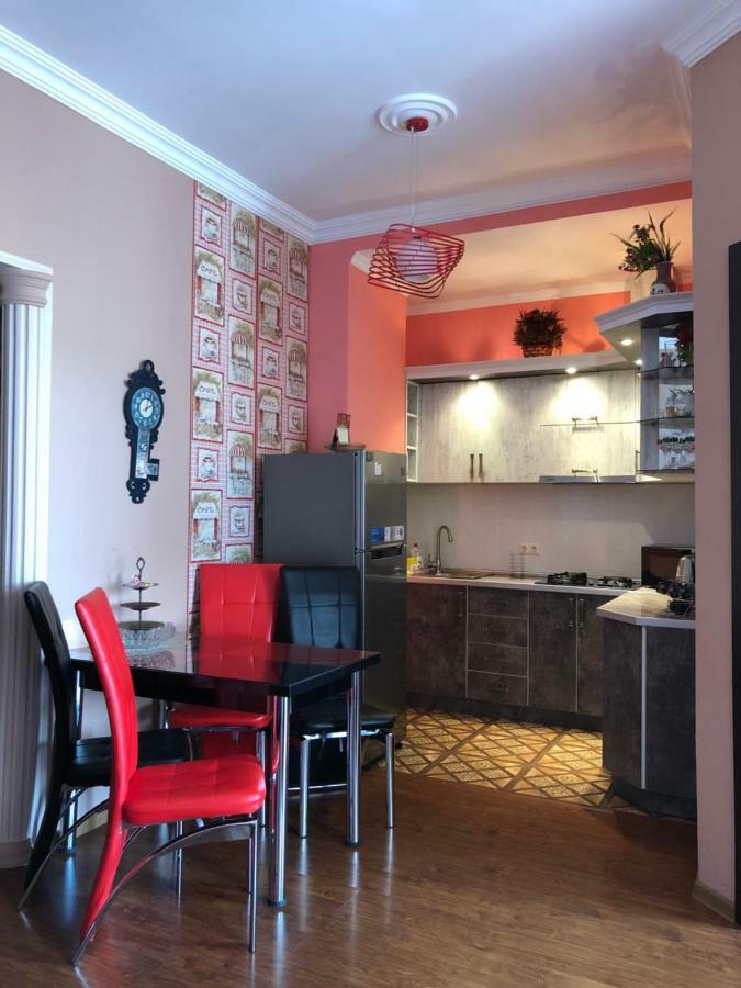 Apartment Gio Batoumi Extérieur photo